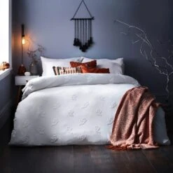 The Linen Yard Ghost Tufted 100% Cotton Duvet Cover And Pillowcase Set