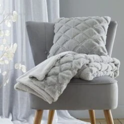 Catherine Lansfield Cosy Diamond 130cm X 170cm Throw -Bedding Store 30812045 alt03