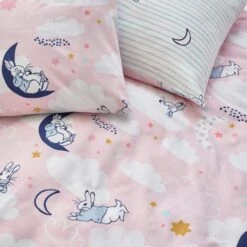 Peter Rabbit™ Sleepy Head Pink Duvet Cover And Pillowcase Set 19 Peter Rabbit™ Sleepy Head Pink Duvet Cover And Pillowcase Set -Bedding Store 30818591 alt02
