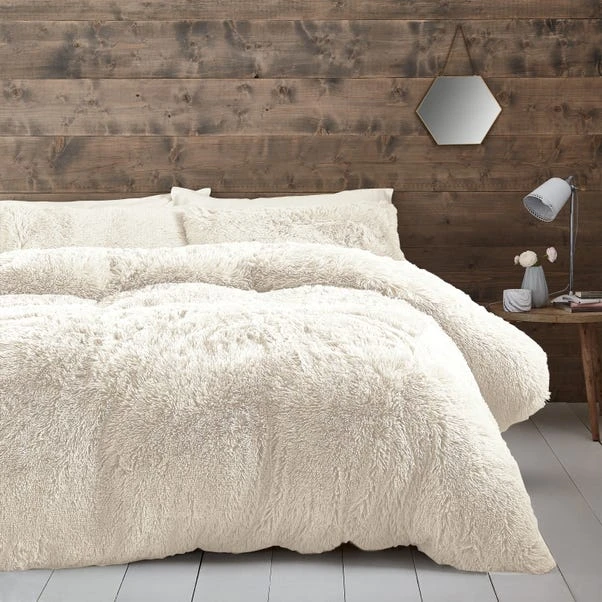 Catherine Lansfield Cuddly Faux Fur Duvet Cover & Pillowcase Set 15 Catherine Lansfield Cuddly Faux Fur Duvet Cover & Pillowcase Set - Image 13