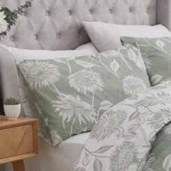 Dreams And Drapes Chrysanthemum Reversible Duvet Cover And Pillowcase Set -Bedding Store 30888395 alt01