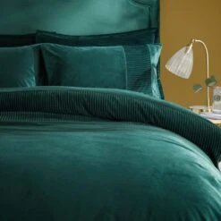 Liliana Pleated Luxury Velvet Duvet Cover And Pillowcase Set -Bedding Store 30901361 alt05