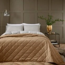 Castleton Bedspread -Bedding Store 30901603