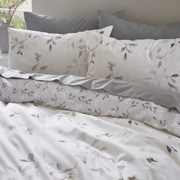 Moonlight Floral 144 Thread Count Reversible Duvet Cover & Pillowcase Set 19 Moonlight Floral 144 Thread Count Reversible Duvet Cover & Pillowcase Set - Image 17