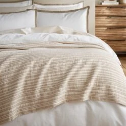 Weybourne Stripe Bedspread -Bedding Store 30941324 alt02