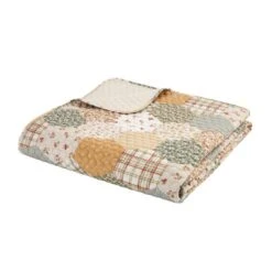 Catherine Lansfield Floral Patchwork Bedspread -Bedding Store 30942925 alt03