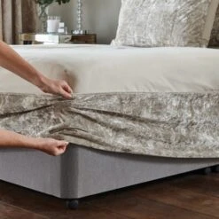 Catherine Lansfield Crushed Velvet Divan Base Bed Wrap -Bedding Store 30956820 alt03