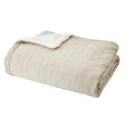 Catherine Lansfield Cosy Nori Soft Sherpa Bedspread -Bedding Store 30962990 alt01