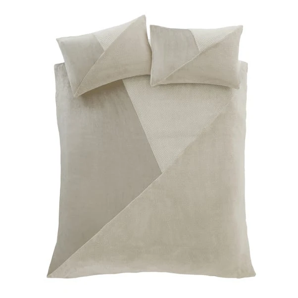 Catherine Lansfield Cosy Larsson Geo Fleece Duvet Cover And Pillowcase Set 11 Catherine Lansfield Cosy Larsson Geo Fleece Duvet Cover And Pillowcase Set - Image 9