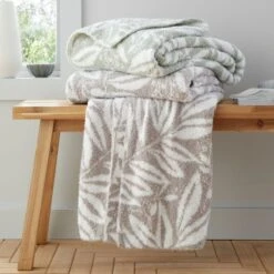 So Soft Sorrel Throw 130cm X 170cm 24 So Soft Sorrel Throw 130cm X 170cm -Bedding Store 30966029 alt08