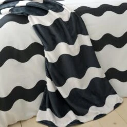 Sassy B Waves Monochrome Throw 200cm X 240cm -Bedding Store 30976389 alt02