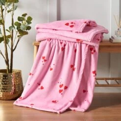 Catherine Lansfield Hearts Pink Fleece Throw 200cm X 240cm