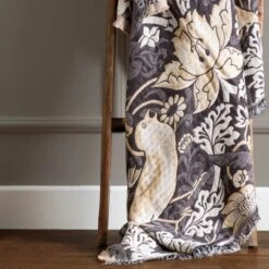 Morris & Co. Strawberry Thief Throw 130cm X 170cm 34 Morris & Co. Strawberry Thief Throw 130cm X 170cm -Bedding Store 30982173 alt06